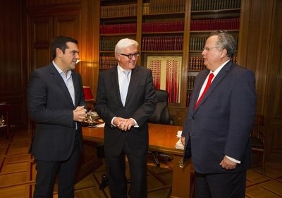 Der deutsche Außenminister, Frank-Walter Steinmeier, reist nach Athen