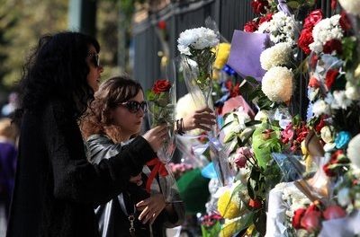 Heute im Präsidentenpalast: Gedenken an die Opfer der Terroranschläge von Paris