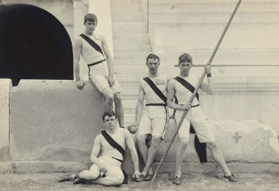 Die Fotos von Albert Meyer zu den Olympischen Spielen 1896 in digitaler Form ausgestellt