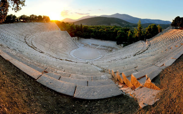 Die Gründung der Internationalen Theater-Sommerschule von Epidaurus angekündigt