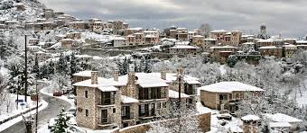Dimitsana (Peloponnes): Bergische Landschaft, winterliche Atmosphäre und herzliche griechische Gastfreudschaft