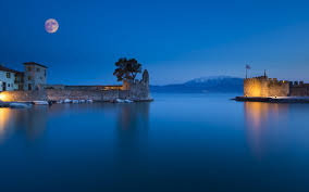 Nafpaktos: Eine Stadt mit großer Geschichte, eine Schönheit am Meer, von der man kaum die Augen abwenden kann