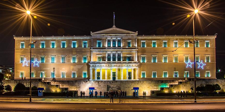 Das Griechische Parlament verabschiedet ein neues Reform- und Sparpaket