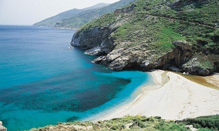 Karystos (Insel Euböa): Eine Stadt, die vieles kombiniert und für einen traumhaften Urlaub geeignet ist