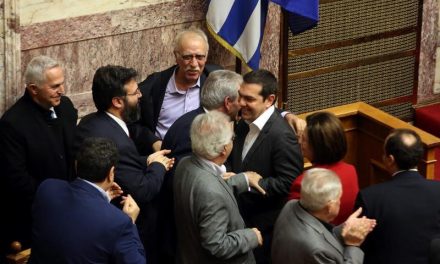 Griechisches Parlament hat für den Kompromissvertrag mit FYROM gestimmt