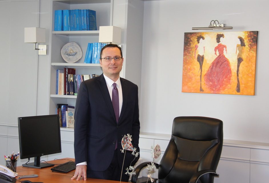 Interview mit dem Generalsekretär für öffentliche Diplomatie, religiöse und konsularische Angelegenheiten Constantinos Alexandris über den Aufbau des neuen Images Griechenlands
