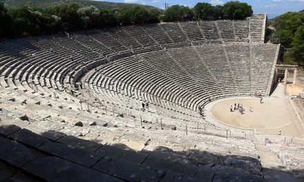 Das Theater von Epidauros und das Athens & Epidaurus-Festival