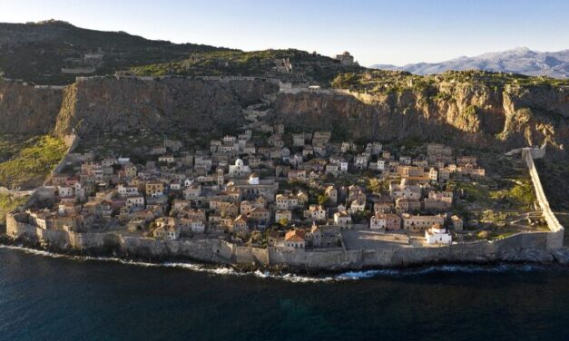 Die mittelalterliche Festungsstadt Monemvasia: Das verborgene Juwel des Peloponnes