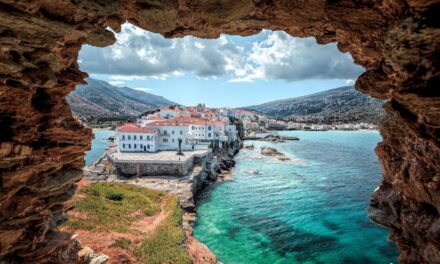 Andros: eine Insel der Kultur und Kunst mit einer reichen maritimen Tradition