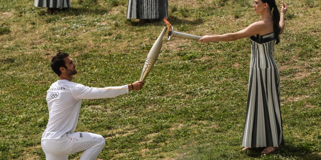 FOTOAUSSTELLUNG „DER GEIST DES OLYMPISMUS UND DER OLYMPISCHE WAFFENSTILLSTAND, 776 v. Chr. – 2024: 2.800 JAHRE GESCHICHTE“