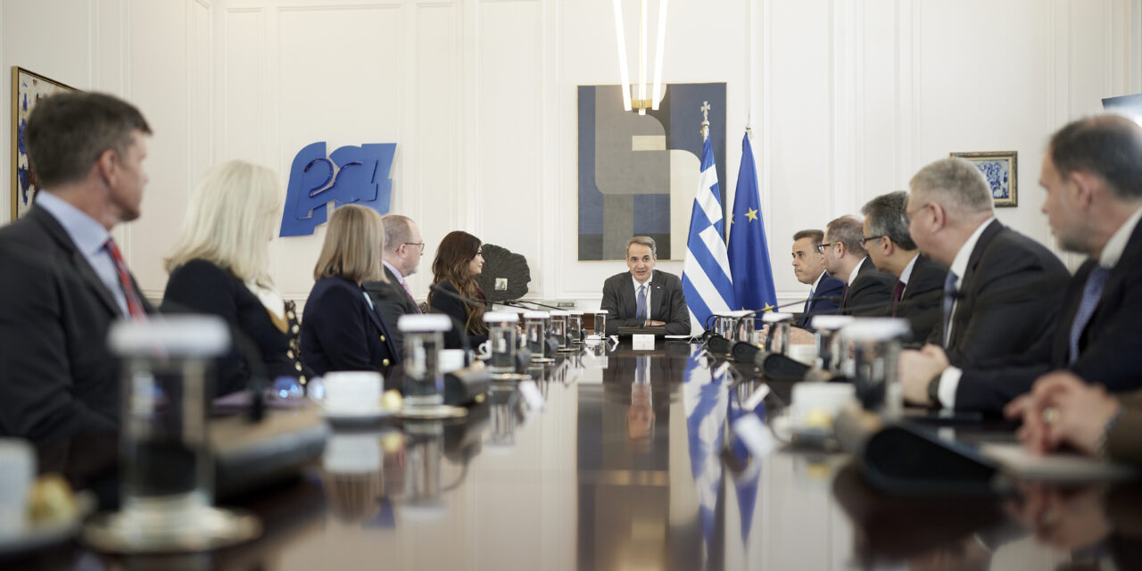 Unterzeichnung der Vereinbarungen zur Vergabe ausschließlicher Rechte zur Exploration und Ausbeutung von Kohlenwasserstoffen in Meeresgebieten südlich des Peloponnes und Kretas