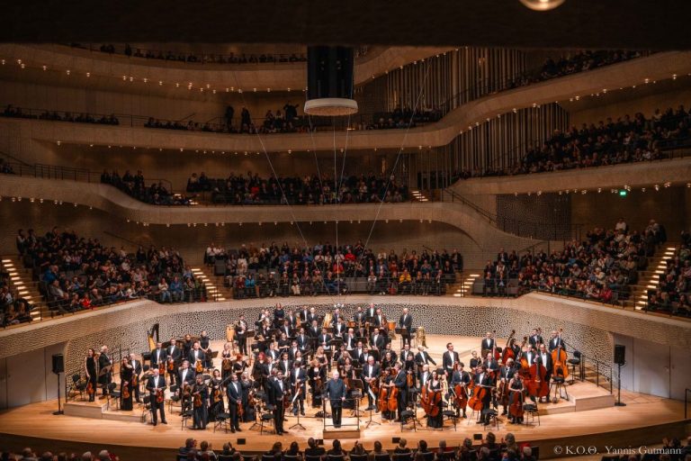 Triumphaler Auftritt des Staatlichen Sinfonieorchesters Thessaloniki in der Elbphilharmonie Hamburg