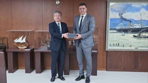 Vassilis Kikilias: Griechenland und Japan kontrollieren 32 % der weltweiten Handelsflotte